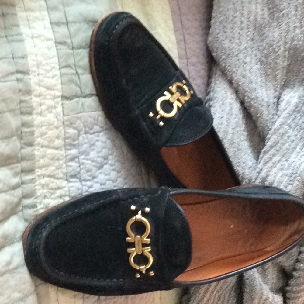 Dark blue shadeFerrigamo loafers